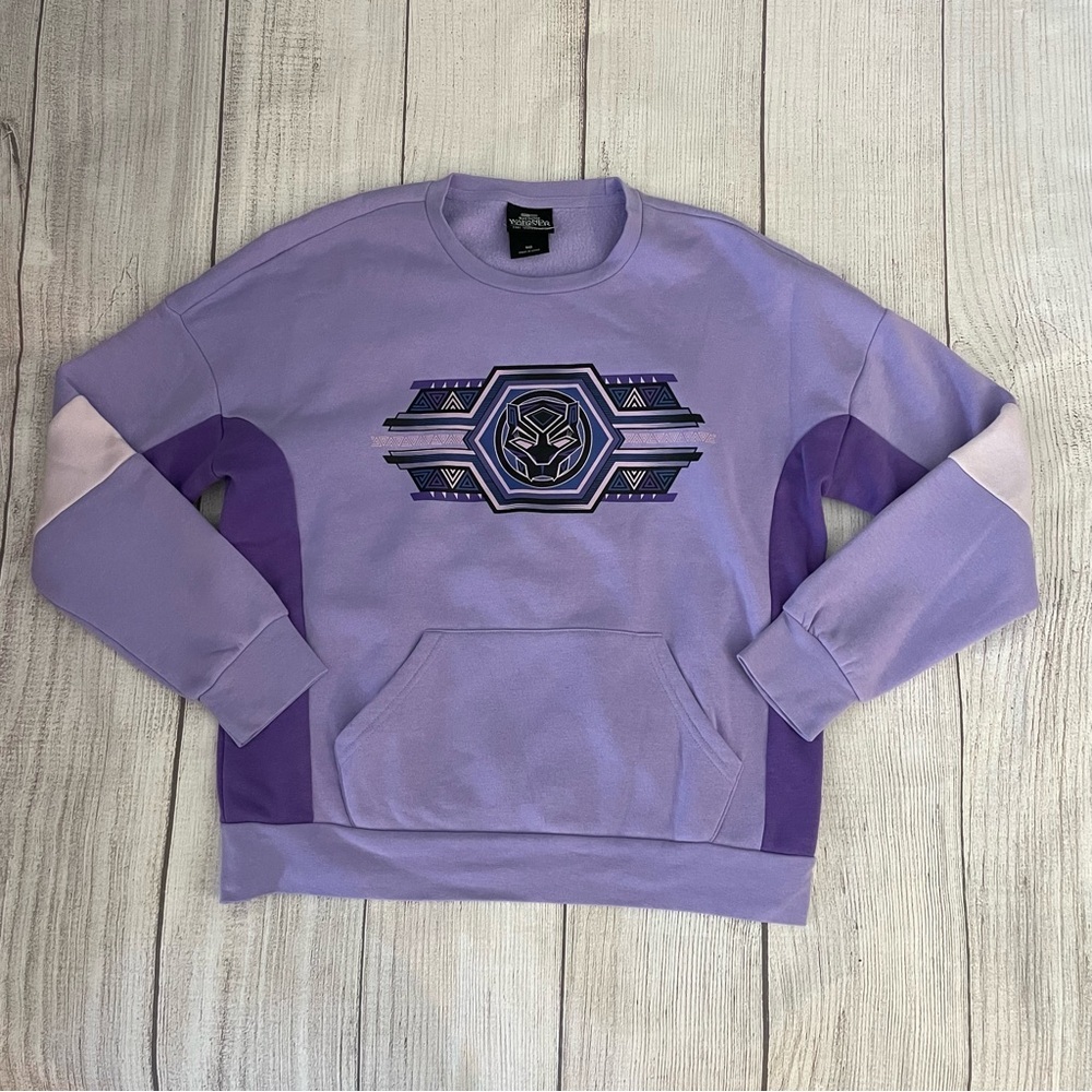 BLACK PANTHER Her Universe Women’s Purple Lavender Graphic Sweatshirt Size Med - Picture 3 of 9